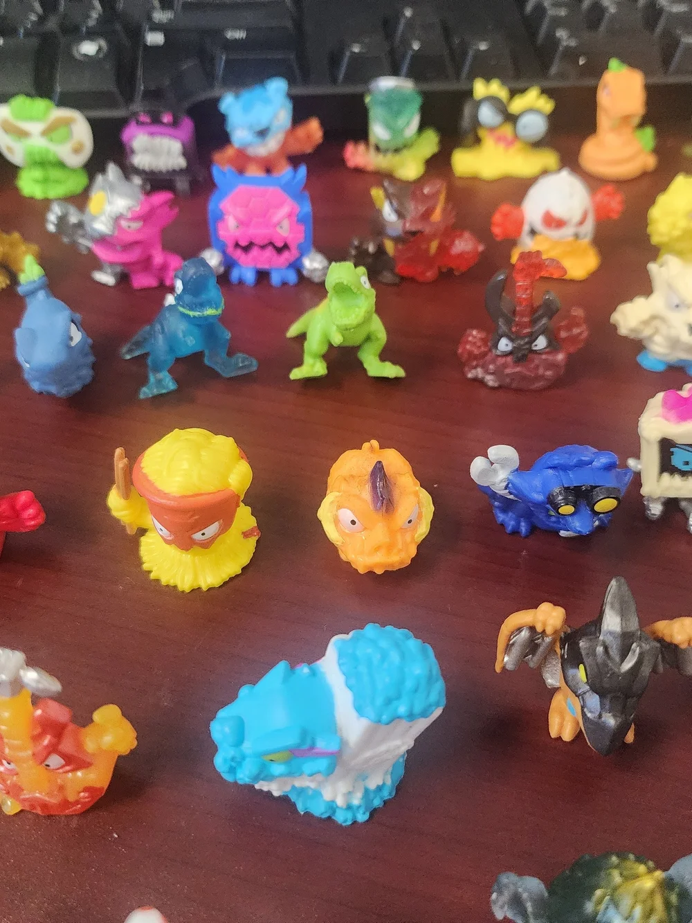 Mr BEAST LAB SWARMS Figures  Multi-Color Toy Figures